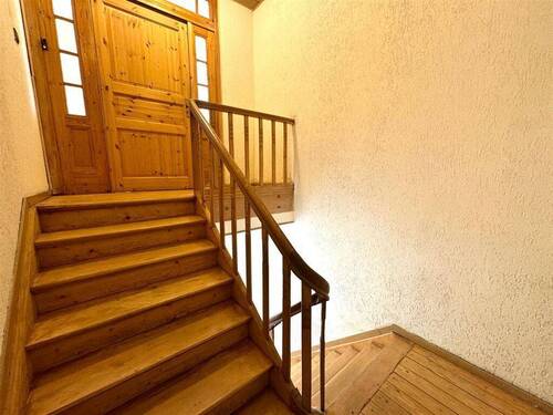 Flur - 8 Zimmer Mehrfamilienhaus, Wohnhaus zum Kaufen in Kierspe