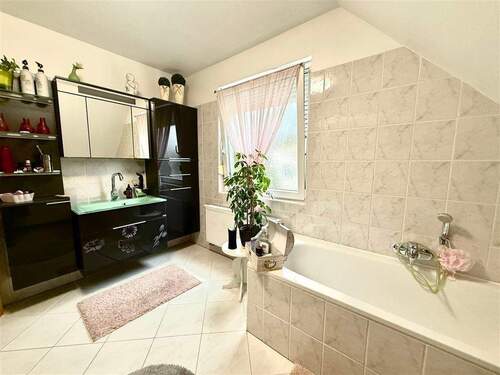 Bad DG - Mehrfamilienhaus, Wohnhaus mit 122,00 m&sup2; in Kierspe zum Kaufen