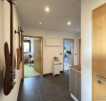 JÄSCHKE - Großzügige 4-Zimmer-Dachgeschosswohnung mit Gartenanteil und Garage - Aachen / Nütheim