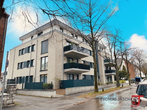 Front - Penthouse - Umlaufende Terrasse - geringe Nebenkosten - zwei Stellplätze