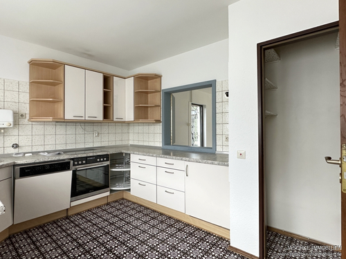 Küche mit Abstellraum - 