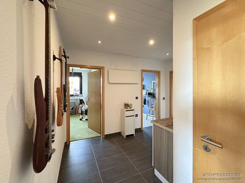 Flur - 5 Zimmer Dachgeschoßwohnung zum Kaufen in Aachen / Nütheim