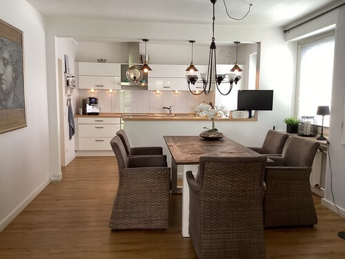 Essbereich mit offener Küche - 4 Zimmer Doppelhaushälfte zur Miete in Münster