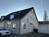 Ansicht - Moderne DHH · sehr gepflegt · werthaltig · zurzeit vermietet · ruhige Lage am Thunebach!