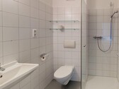 Badezimmer mit Dusche - 