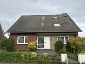 Hausansicht - Platz satt, ein wahres Raumwunder! Einfamilien - oder Zweifamilienhaus - entscheiden Sie!