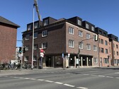 Straßenansicht - Gerade modernisiert & vielseitig nutzbar – Ihr neuer Standort an der Moltkestraße!