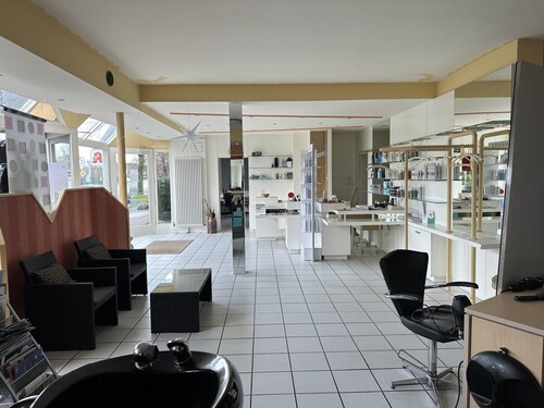 Blick in den Friseur-Eingangsbereich - 