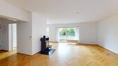 Blick ins Wohnzimmer - Bezugsfrei: Eigentumswohnung mit Garten und Garage im Kreuzviertel!