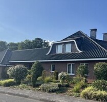 Repräsentatives Einfamilienhaus mit parkähnlichem Garten im Golddorf Enniger! - Ennigerloh