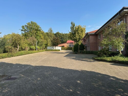 Parkplätze und Garagen - 