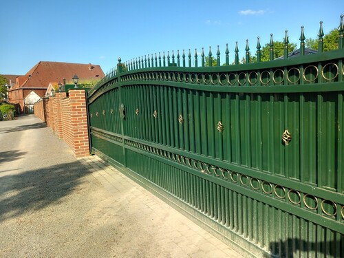 Einfahrt - elektrisches Tor - 4 Zimmer Anwesen zum Kaufen in Herzebrock-Clarholz