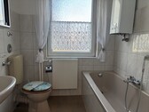 Wannen-Bad EG-Wohnung - 