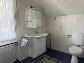 Bad mit Dusche - 