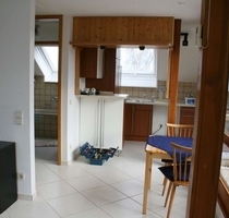 °°° MODERNE DACHGESCHOSSWOHNUNG MIT TERRASSE, TGL-BAD, EINBAUKÜCHE UND TIEFGARAGE °°° - Karlsbad