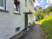 Hauseingang - °°° INVESTIEREN IN DIE ZUKUNFT: DREIZIMMERWOHNUNG MIT AUSBAURESERVE IN ATTRAKTIVER LAGE °°°