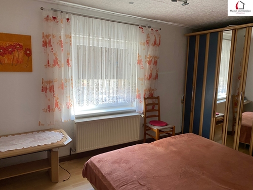 Schlafzimmer #2 - 2- Zimmerwohnung mit 50,00 m² in Karlsruhe zum Kaufen