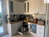 Küche mit EBK - °°° CHARMANTE UND LICHTDURCHFLUTE ALTBAUWOHNUNG MIT BALKON UND EINBAUKÜCHE IN DER BEGEHRTENWESTSTADT °°°