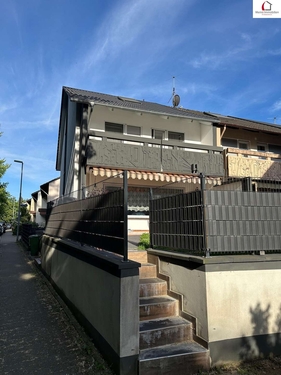 Treppen zur Gartenterrasse - Reihenendhaus mit 146,00 m² in Pfinztal zum Kaufen