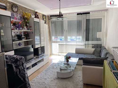 Wohnzimmer - °°° ZWEIZIMMERWOHNUNG MIT WOHNKÜCHE UND LOGIA; BESTENS ZUR KAPITALANLAGE GEEIGNET IN MÜHLBURG °°°