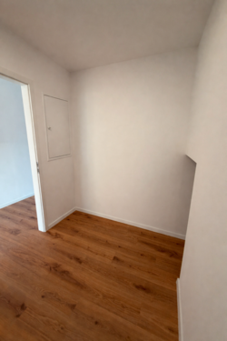 Multifunktionaler Abstell- und Waschraum_1 - 