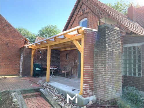 Grillterrasse mit fest verbautem Grill - 