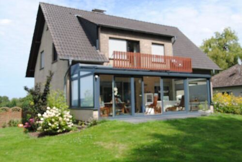 Blick aus dem Garten - 7 Zimmer Mehrfamilienhaus, Wohnhaus zum Kaufen in Stadthagen