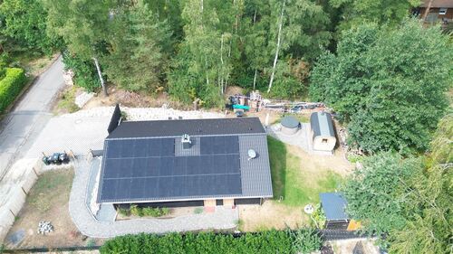 Ansicht von oben mit Blick auf die Sauna und den H - 