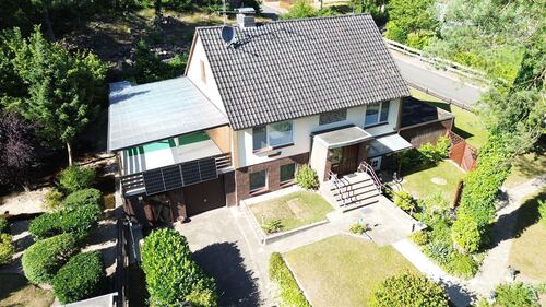 Wohnhaus mit überdachter Terasse - 7 Zimmer Einfamilienhaus zum Kaufen in Steyerberg