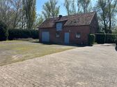 Nebengebäude mit Garage - 