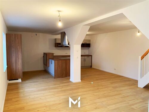 Essbereich mit Einbauküche - Beste Altstadtlage. Topsanierte Whg m. toller EBK u. hoher energetischer Ausbaustufe