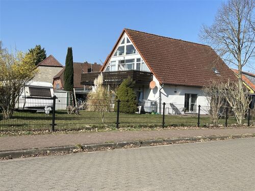 Wohnhaus - 'Charmantes Zweifamilienhaus in Leese – Ideal für Familien und Investoren!'