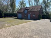 Nebengebäude mit Garage - 