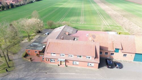 DJI_0087 - Vielseitige Hofanlage mit Wohnhaus, Stallungen, Scheune und Entwicklungspotenzial