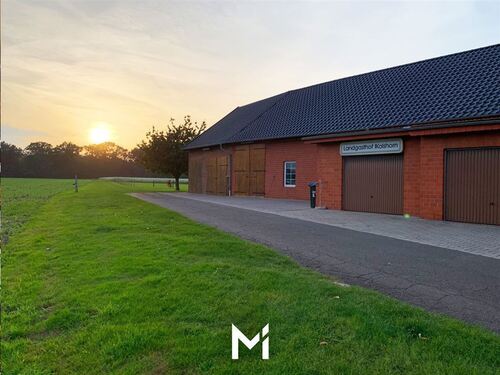 Scheunen und Garagen - 