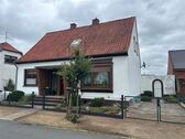 Wohnhaus - Gepflegte Immobilie mit großzügigen Nebenflächen, Garten und Ausbaureserve