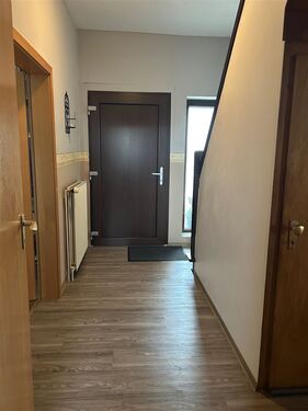 Eingangs und Flurbereich - 4 Zimmer Einfamilienhaus in Uchte