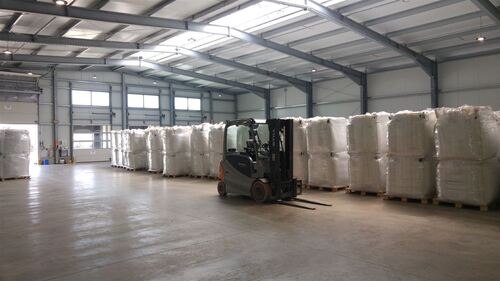 Stahlkonstruktion mit Industrieboden - Produktionshalle in Steyerberg zur Miete