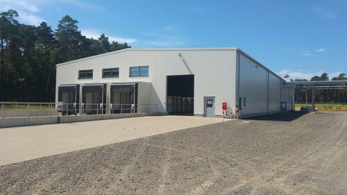 Giebelseite - Produktionshalle in Steyerberg