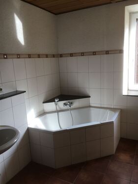 Mietobjekt Bad mit Wanne - 