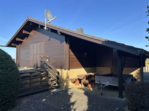 Überdachte Terrasse mit Abstellraum - 2 Zimmer Bauernhaus, Landhaus zum Kaufen in Steyerberg