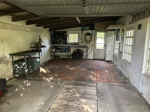 Garage mit Grube - 