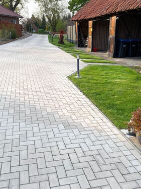 Zufahrt zur Remise - 