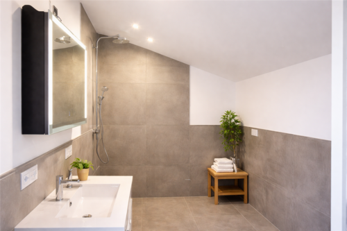 Altersgerechtes und barrierefreies Badezimmer im O - 