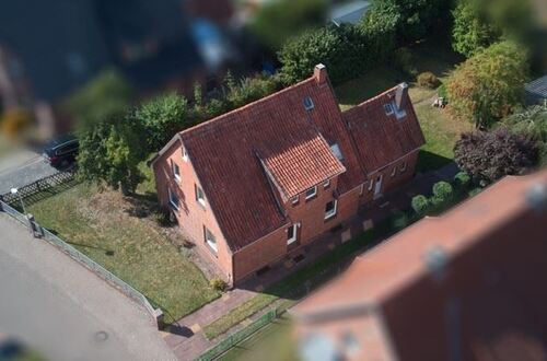 Vogelperspektive seitlich - 5 Zimmer Einfamilienhaus zum Kaufen in Stolzenau