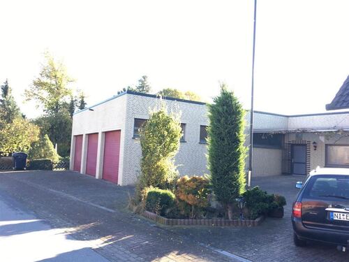 Anliefeurng u. Garagen - 