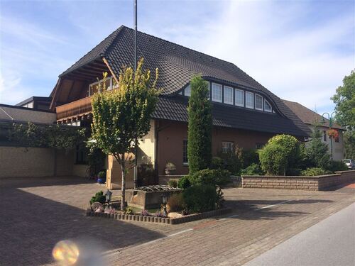 Wohnhaus mit Charme - 12 Zimmer Mehrfamilienhaus, Wohnhaus in Uchte