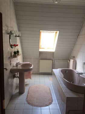 Bad im Dachgeschoss - 