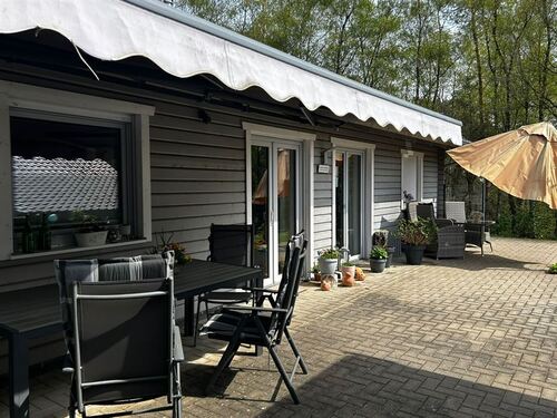 Überdachung mit Sonnenschutz - 