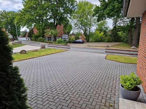 Auffahrt - Bungalow mit 100,00 m² in Kirchdorf b Sulingen zum Kaufen
